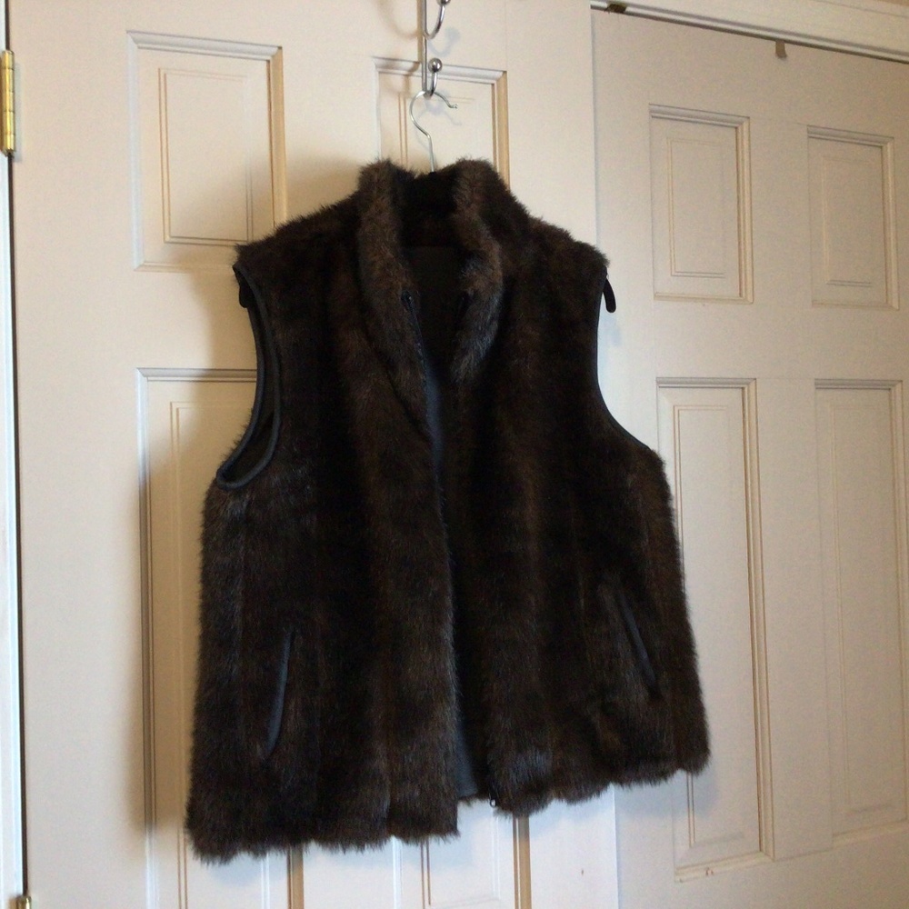 Faux Fur reversible Vest- Brown/black- New